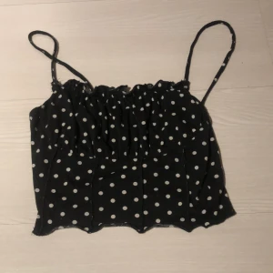 prickigt linne  - prickigt linne 