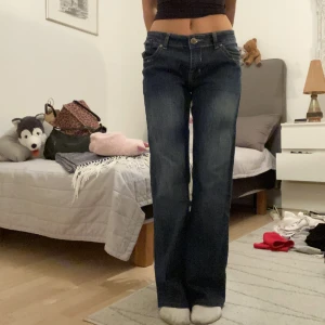 Low Rise jeans  - Super snygga jeans! Storlek xl men har sytt in de så att de passar storlek S/M