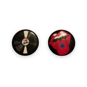 Pins!  - Coola pins som tyvärr aldrig kommit till användning✨ 1 för 10 eller båda för 15 