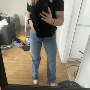 Jeans - Knappt använda, typ strl S/M (28/32) 