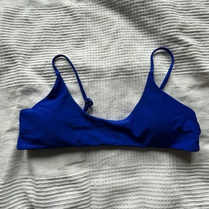 Blå bikiniöverdel  - Oanvänd bikiniöverdel, köparen står för frakten 