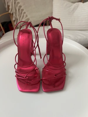 Högklackade skor - Använda 1 gång. I bra skick