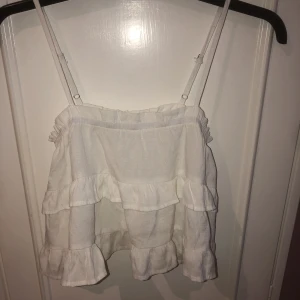 Vit volangblus - Gott skick 