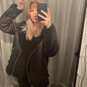 Jacka💕 - Cool jacka i Teddy material🫶🏼