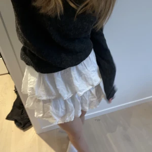 Kjol - Så sjukt snygg kjol som inte längre kommer till användning Skiv för frågor eller funderingar ❤️❤️🥰🥰