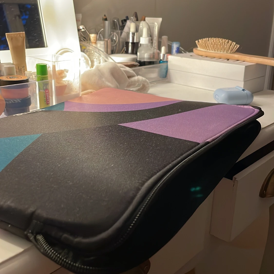 Super fint datorfodral 💜🖤🧡💙💚 - 90