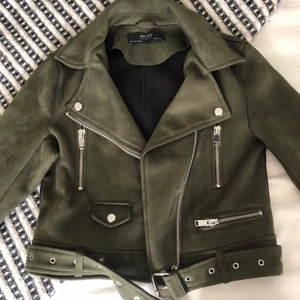 Zara jacka - Fin jacka från zara i topp sick, kollar frakten om du är intresserad, KÖP EJ NU!