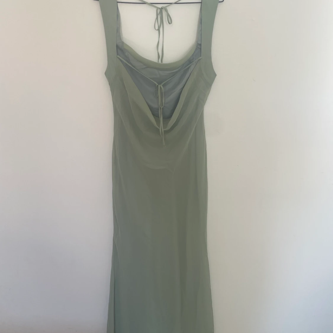 Green dress open back - 90