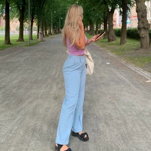 Hanna Schönberg x NAKD - Dessa brallorna som är så fina 💙 jag är 169, men byxorna går även att lägga ut om man är längre 💙 sitter så snyggt på!