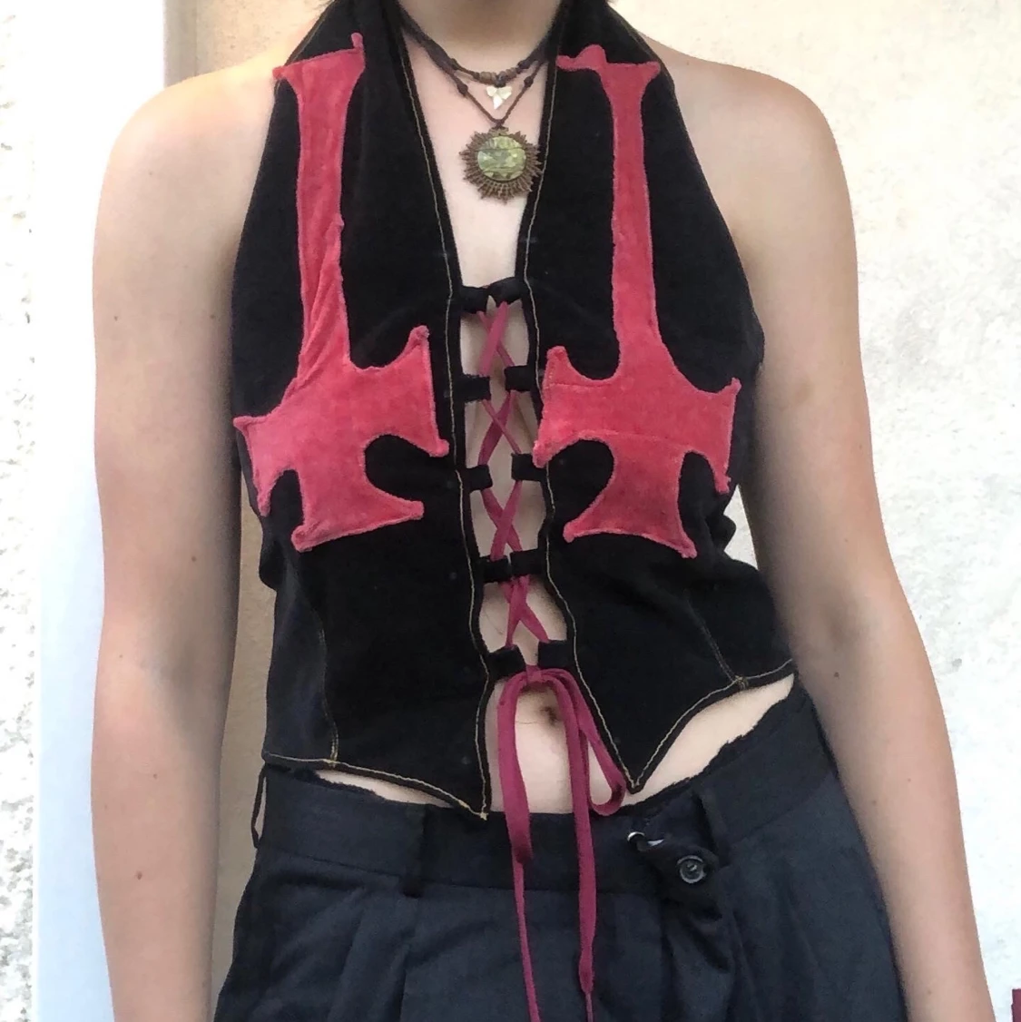 Halterneck satancross top