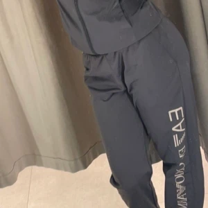 Armani dress  - Armani freds köptes för 2199 mitt pris ligger på 1600 just nu snabb affär diskuteras me perioder 