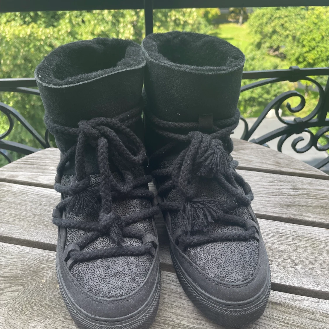 Inuikii med kilklack