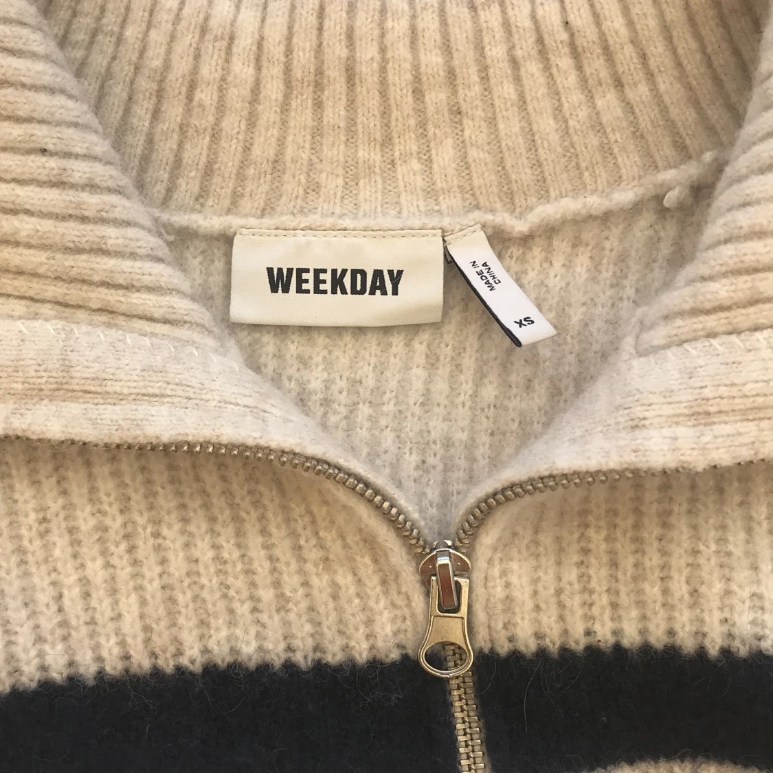 Randig stickad tröja  - 90