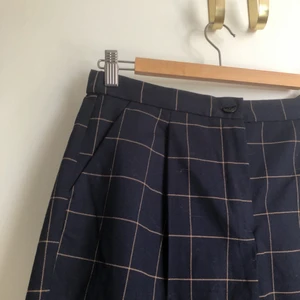 Monki rutiga chinos kostymbyxor 38 - Gott begagnat skick 