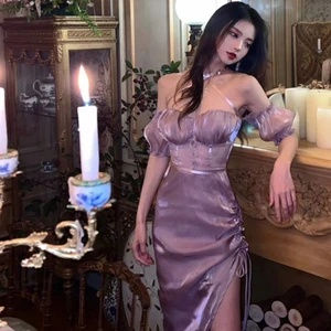 Oanvänd festklänning XXS - Jättefin lila midiklänning i storlek S men känns mer som en XXS. Säljs pga att den är för liten för mig! 