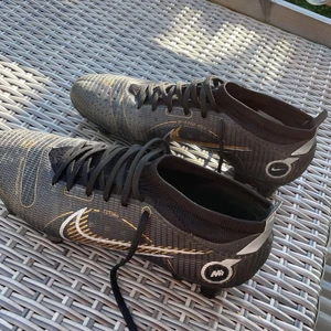 Nike Mercurial Vapor 14 Pro FG Shadow  - säljer mina skor då jag ska köpa andra och då har ja ingen användning av dom här längre, skriv om ni undrar något