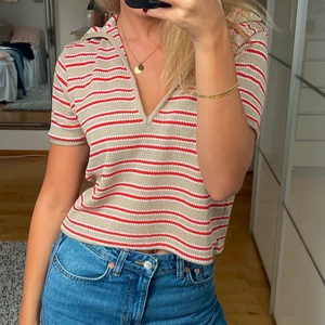 Tröja från Zara - Säljer en randig tröja från Zara i storlek M, passar till allt! 💛 köpare står för frakt 