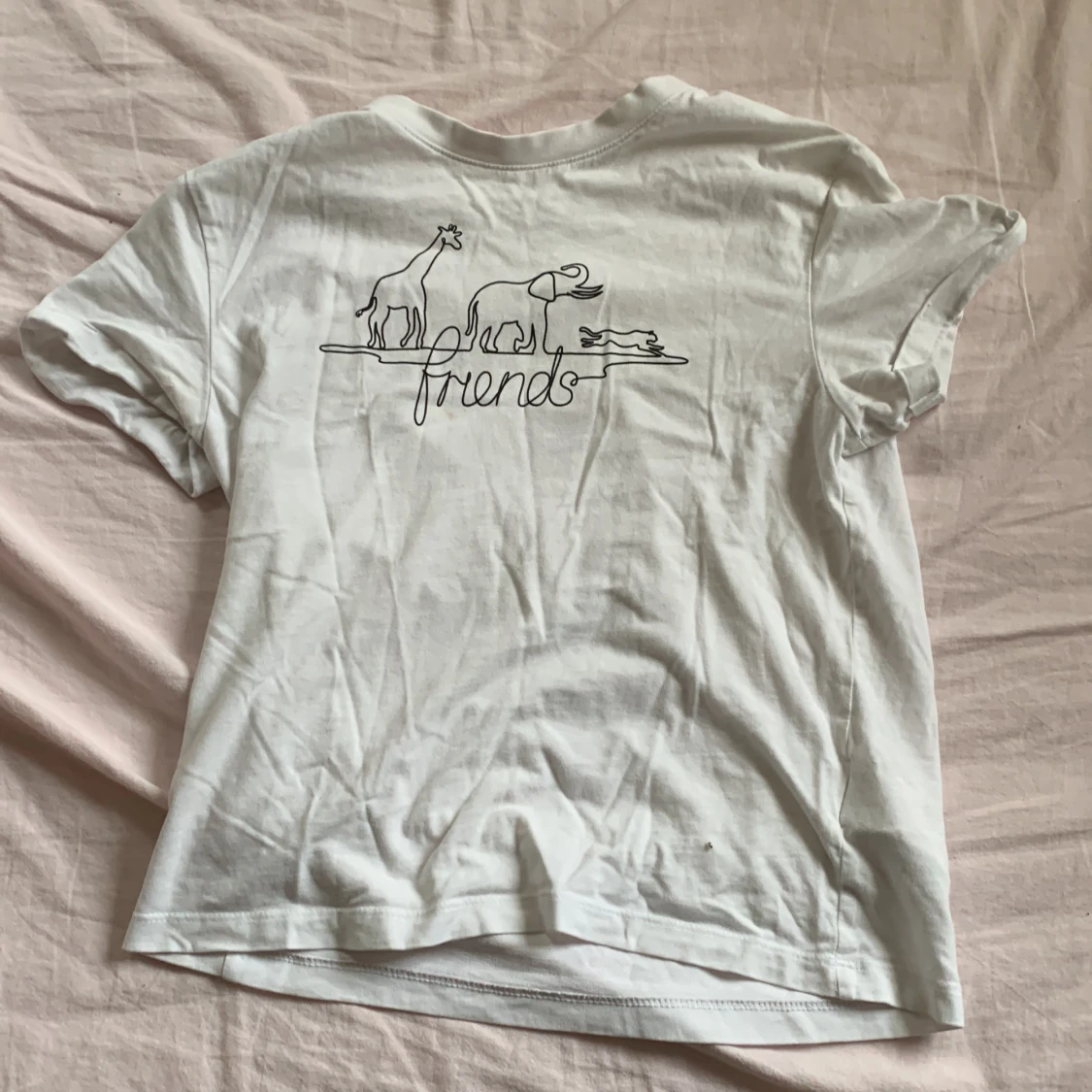 Vit t-shirt till salu