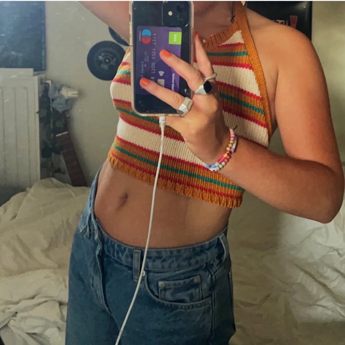 Stickad topp med öppen rygg!