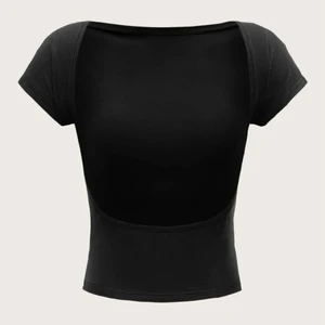 Topp med öppen rygg  - Från shein storlek S! Helt oöppnad. Lånade bilder från shein. Möts i Umeå eller fraktar!❤️‍🩹❤️‍🩹