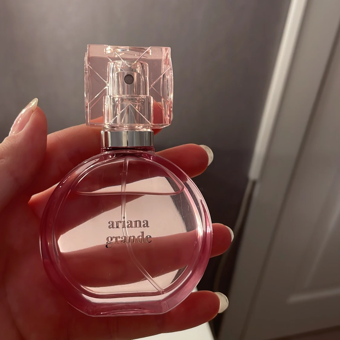 Ariana grande parfym - 90