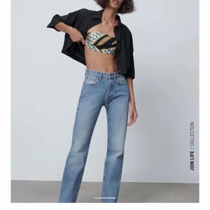 Zara jeans  - Säljer Zaras mid rise jeans, mer mot mörkblå, stl 36 💙
