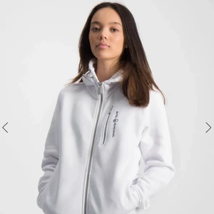 Hoodie - Säljer även denna som är exakt samma som förra!! Storlek 160 och inte använd mycket alls😀kostar 300 som den andra☺️☺️köp direkt för 350+frakt eller buda för de många intresserade 😃