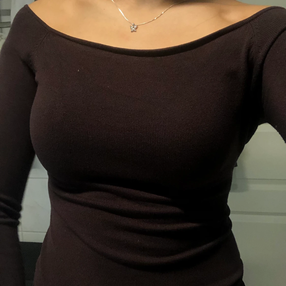 Långärmad brun tröja