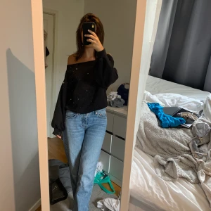 Tröja  - Super fin tröja som inte går upp hela vägen på armarna 