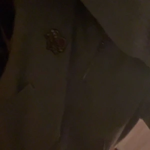 Zadig zip up hoodie - Säljer min Zadig zip up hoodie som är helt slutsåld och tillverkas it längre💞