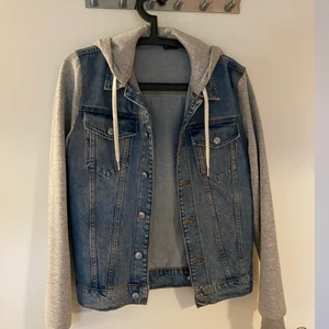 Jeansjacka denim jacket XS - väldigt kul jacka  