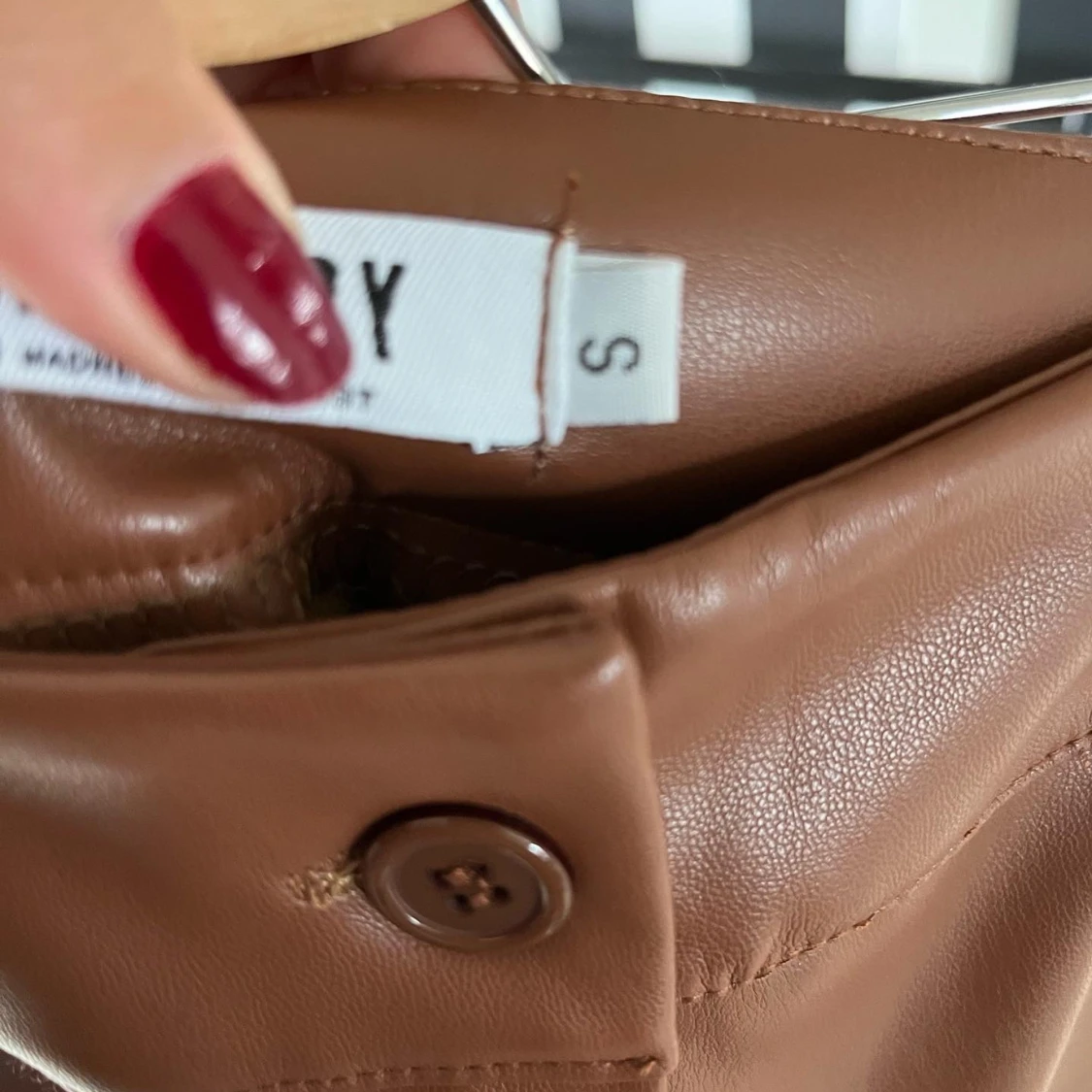 Bruna skinnbrallor med pressveck  - 91