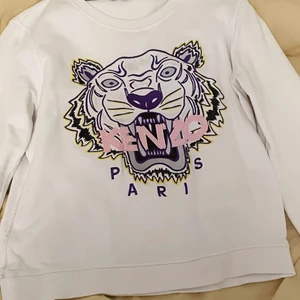 Kenzo sweatshirt L - Nästan nytt skick. Sitter närmare ett M i storlek