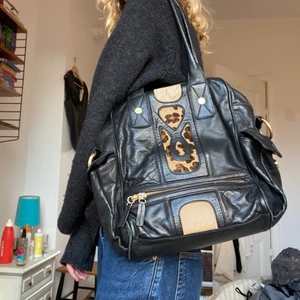 Väska - Jättefin väska som rymmer mycket! Dator får plats 💕💕frakt tillkommer ❤️