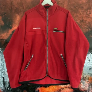 DB Schenker fleece - 🌊DB Schenker fleece                                                  💥Storlek XL men passar som L                                    Följ @nittio1 på Instagram för giveaways, updates och exklusiva drop ☝🏼