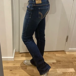 Lågmidjade jeans  - Säljer dessa. Bra på mig som e ca 173cm❤️
