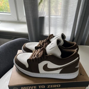 Nike olive - Ny och självklart skickas det dubbelboxat. Dm vid intresse  🙂frakt är inkluderad 🫶