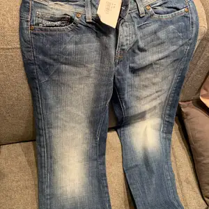 Helt nya g star jeans med prislapp på