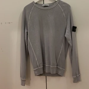 Stone Island tröja, storlek S - Bra skick, säljes pga att den ej passar mig längre.