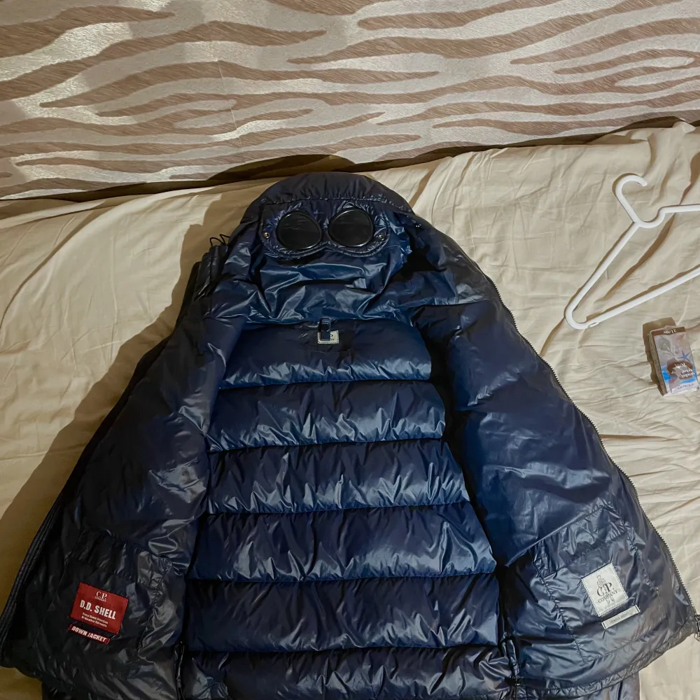 C.P Company DD Shell Goggle Jacket(Navy) Condition:(Used) Size:50/M-L  Retail:6000kr-7000kr. Jackor.