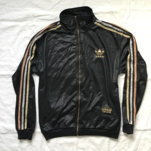 Adidas - Adidas jacka i storlek xl, unisex