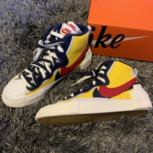Sacai blazer mid 42 - Helt nya skick  Storlek 42  Kvitto finns 