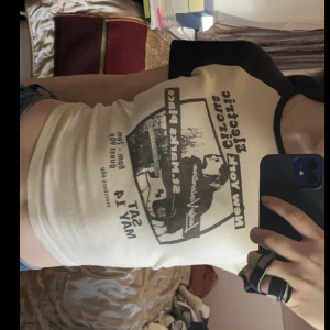 Brandy meville tshirt  - Tshirt/topp från brandy meville. Använd fåtal gånger, pris kan diskuteras. 