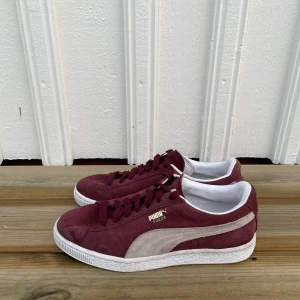 Puma sneakers - Säljer mina sneakers från puma! Använda men i bra skick!💗skriv för fler bilder! 