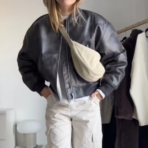 Söker denna!! Från h&m  - Söker denna i storlek S eller M!!