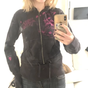 Hoodie - Cool hoodie köpt på Plick men kommer inte till användning!
