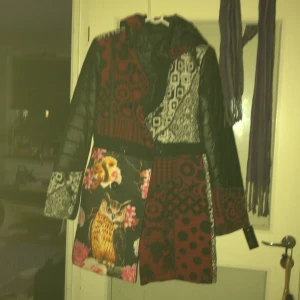 Oanvänd sanslöst snygg italiensk kafkan  - Det är i svensk mått mätt stlk 38-40 ev 42 