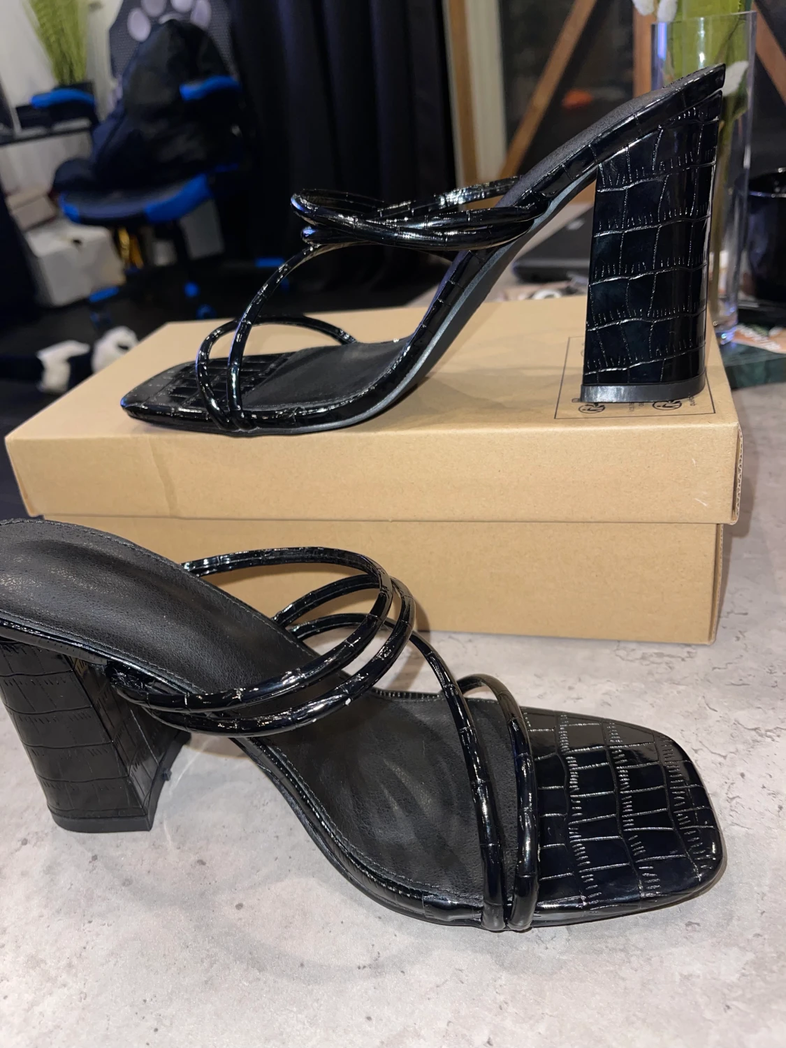 Helt nya klackarskor  - 90