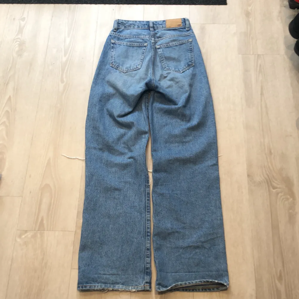 Blåa håliga jeans från lager 157💙. Jeans & Byxor.