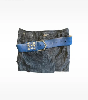 Miss sixty miniskirt - Miss sixty jeans miniskirt. Kjolen är uppsydd. Bra skick. Storlek m men skulle säga att passar mer s. Bältet säljs inte med kjolen